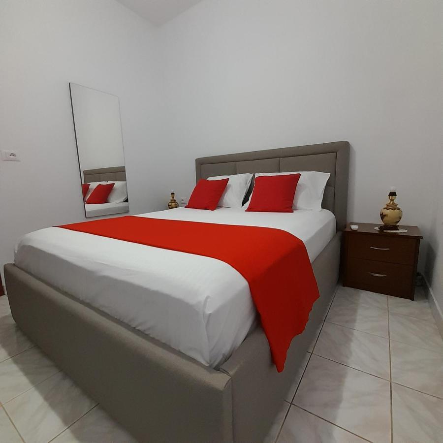 Luxury Dennis Home Sarandë Buitenkant foto