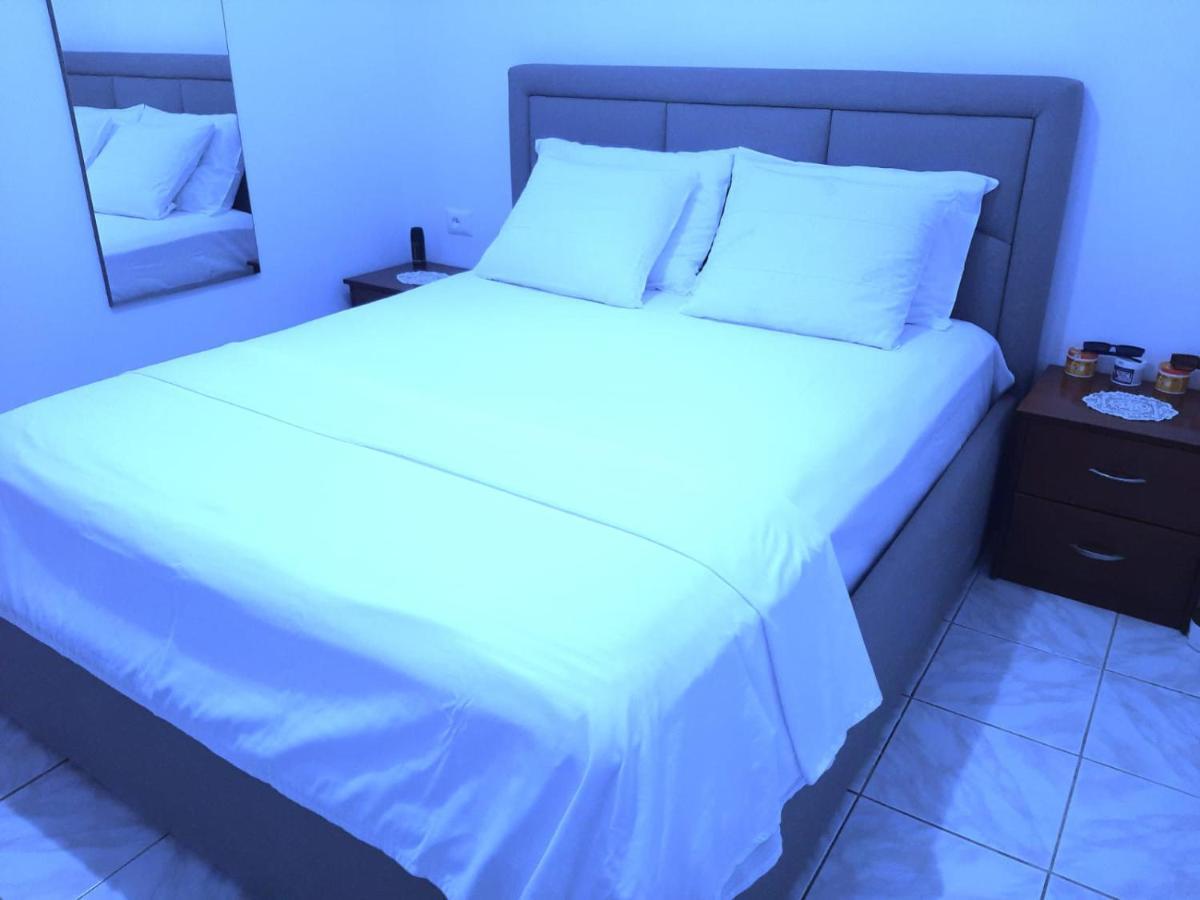 Luxury Dennis Home Sarandë Buitenkant foto