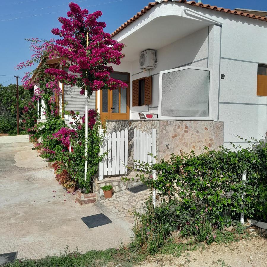 Luxury Dennis Home Sarandë Buitenkant foto