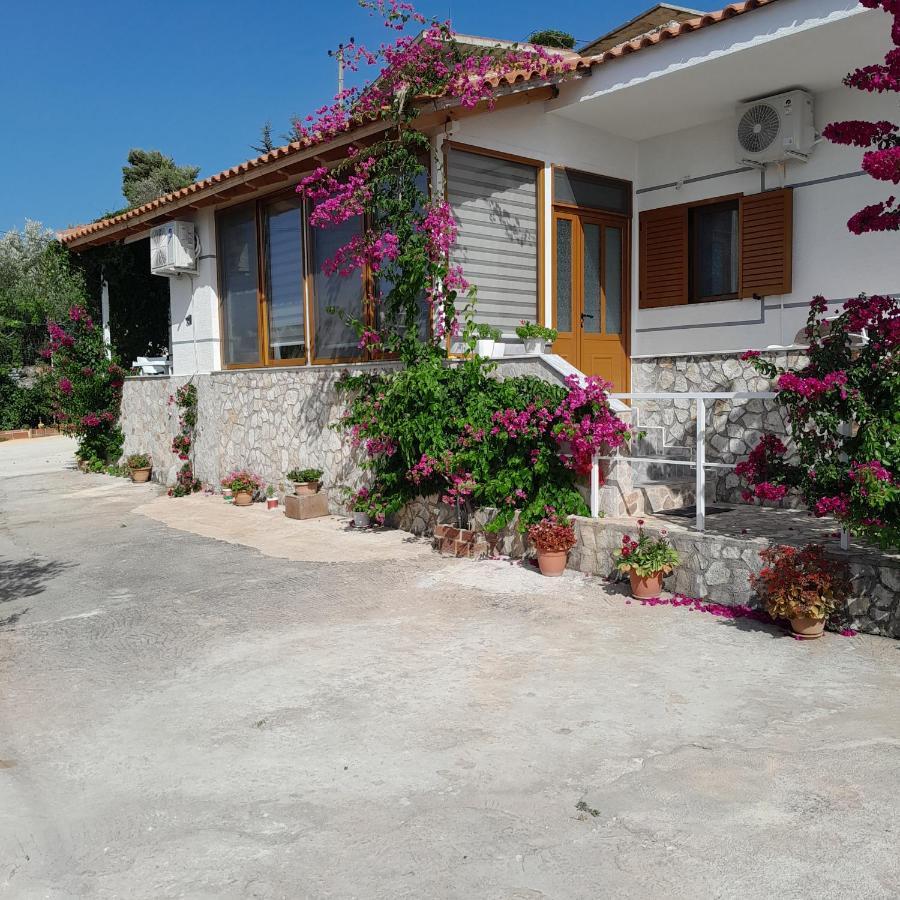 Luxury Dennis Home Sarandë Buitenkant foto